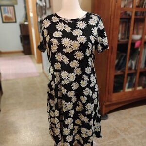 LulaRoe Women's Carly Dress!!! Soft T-shirt feel!!!!
